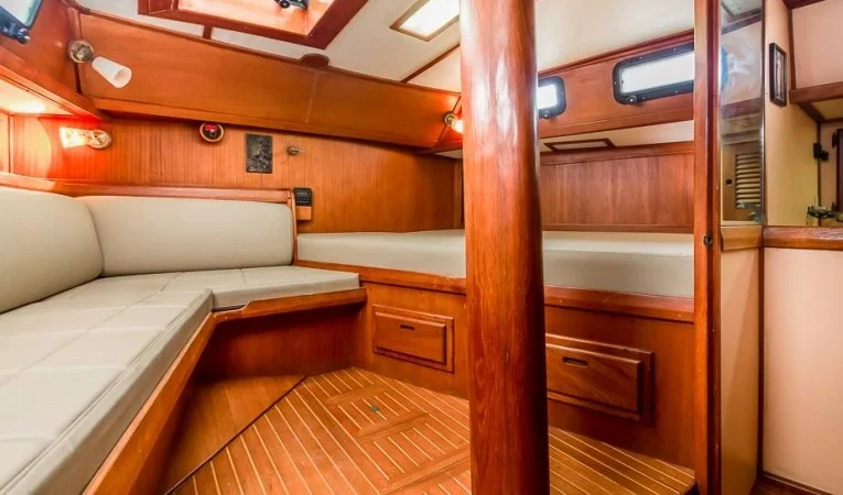 55 Custom Bruce Roberts / Master Aft Cabin