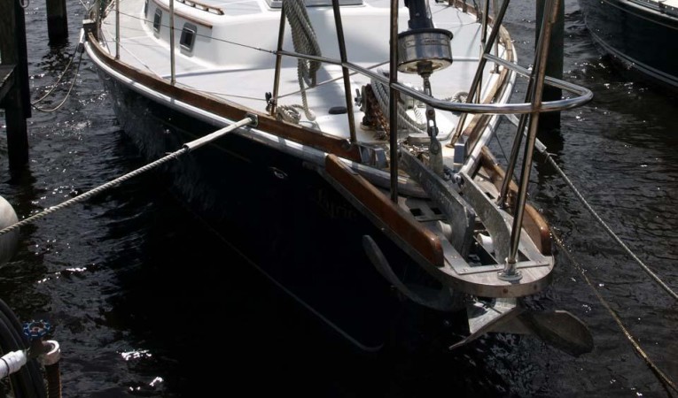47 Gulfstar Foredeck