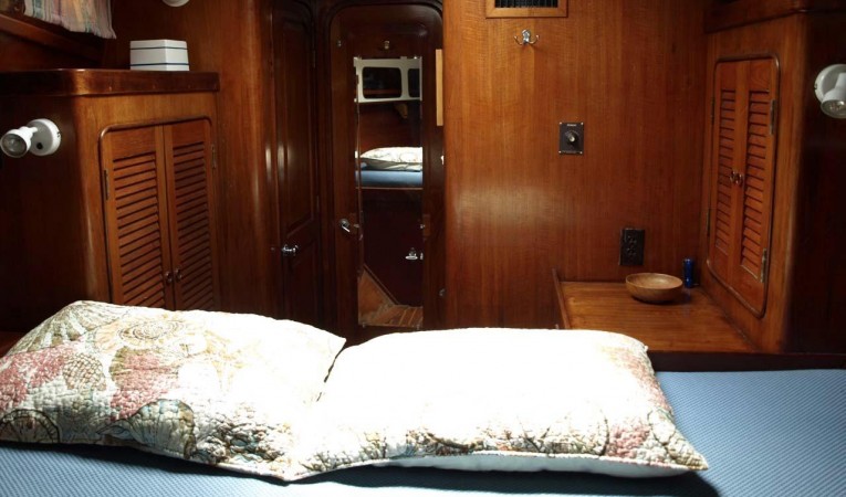 47 Gulfstar VIP stateroom aft