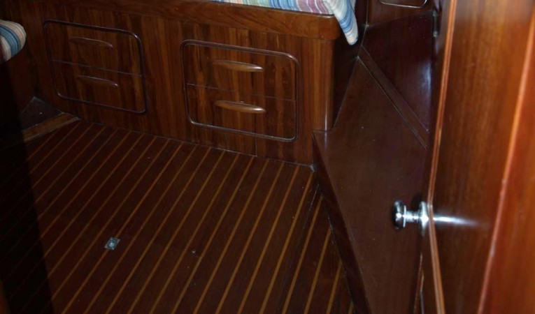 47 Gulfstar Master stateroom