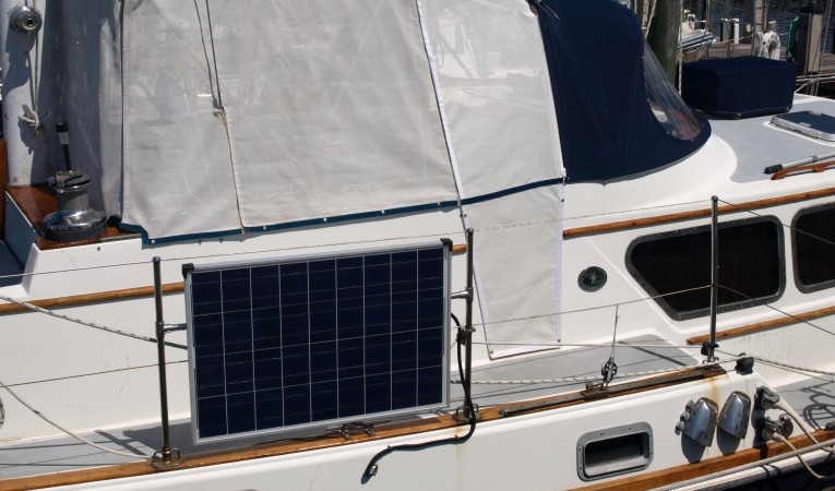 47 Gulfstar Cockpit enclosure w/shades