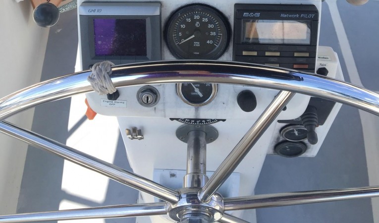 47 Gulfstar Pedestal electronics