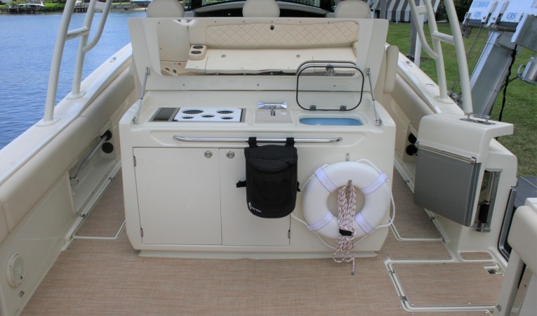34 Chris-Craft Aft galley with BBQ and fridge