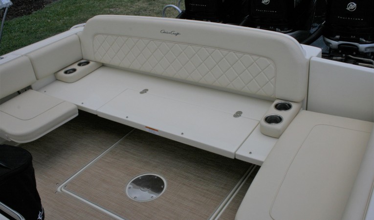 34 Chris-Craft Aft seating