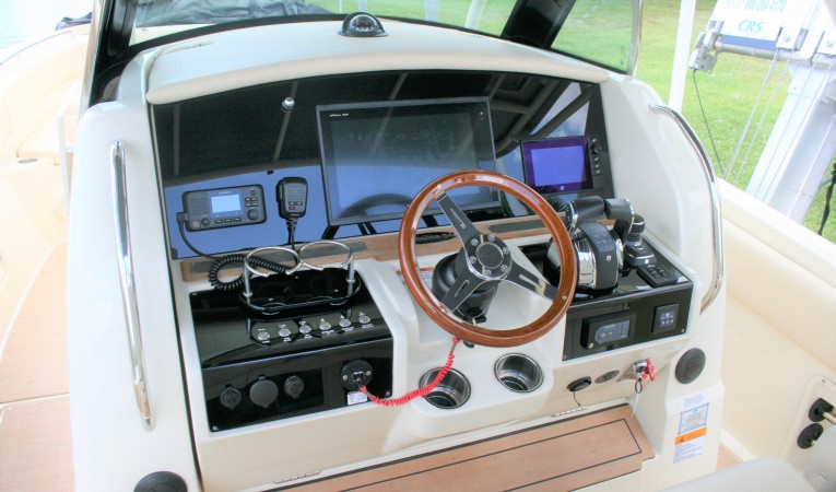 34 Chris-Craft Helm