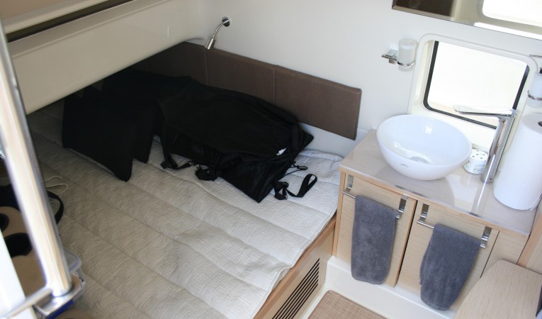 34 Chris-Craft Console cabin