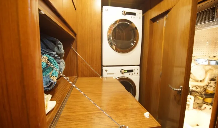 60 Novatec Whirpool Stackable Washer Dryer