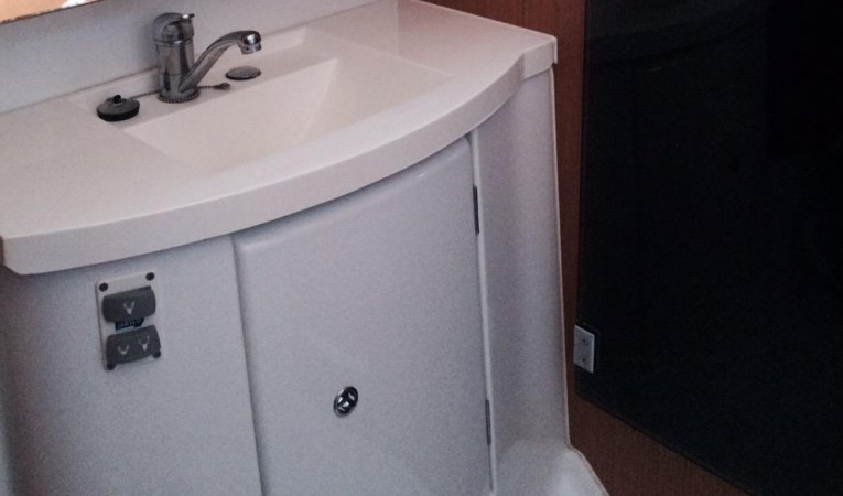42 Jeanneau Aft Head and Shower