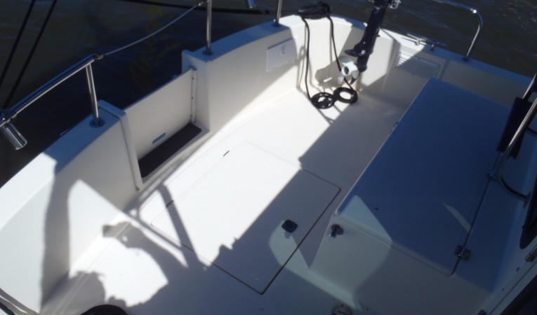 32 Nordic Tugs Cockpit