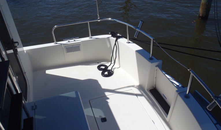 32 Nordic Tugs Cockpit 2