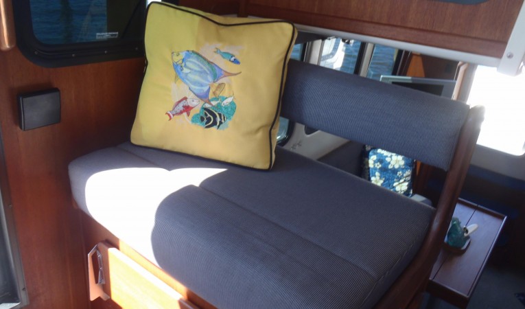 32 Nordic Tugs Stbd pilothouse seat