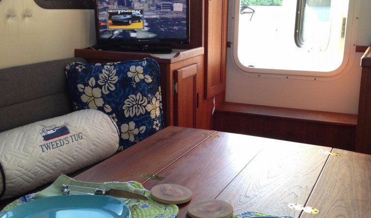 32 Nordic Tugs Salon aft