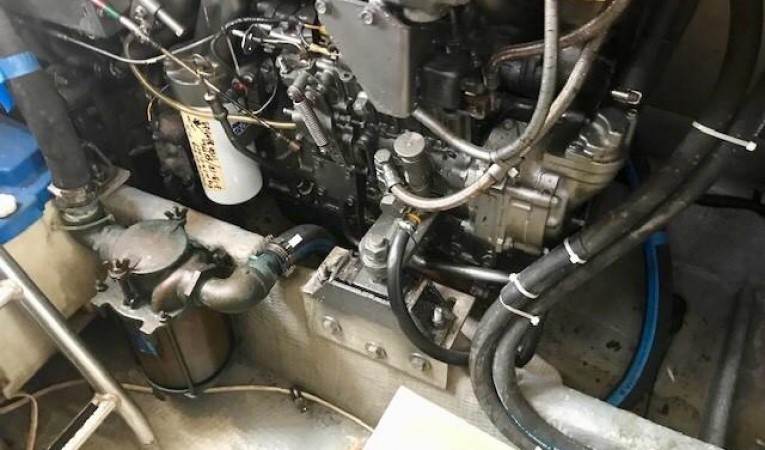 39 Mainship Engine Room