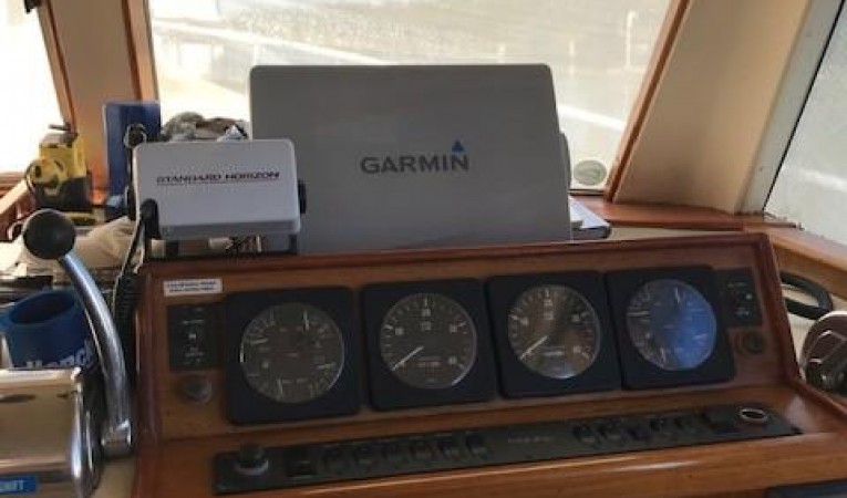 39 Mainship Lower Helm