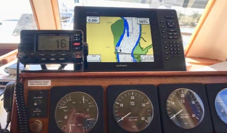 39 Mainship Lower Helm