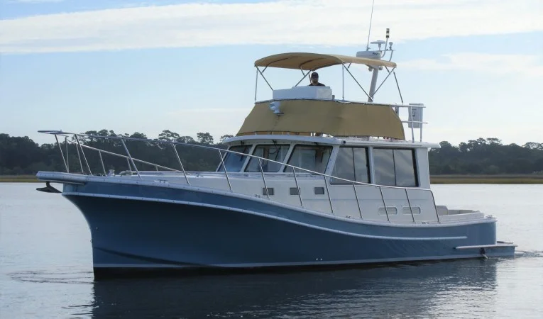 42 Fox Island port bow