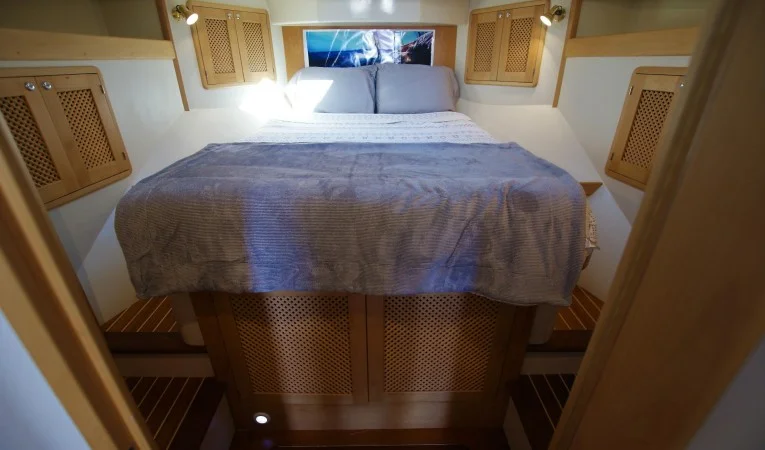 42 Fox Island master queen