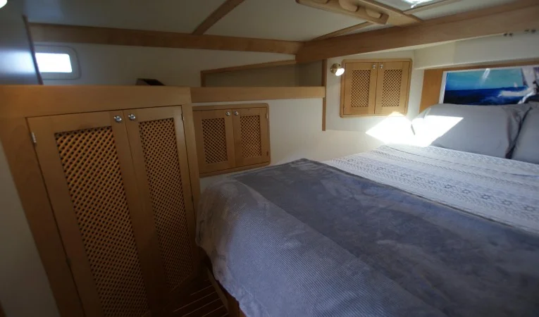 42 Fox Island master to port