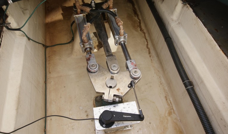 42 Fox Island commercial steering gear