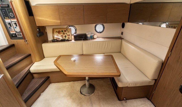 38 Beneteau 