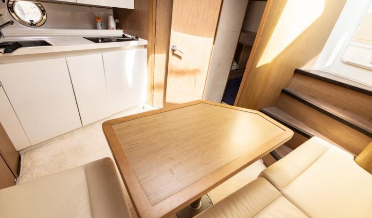 38 Beneteau 