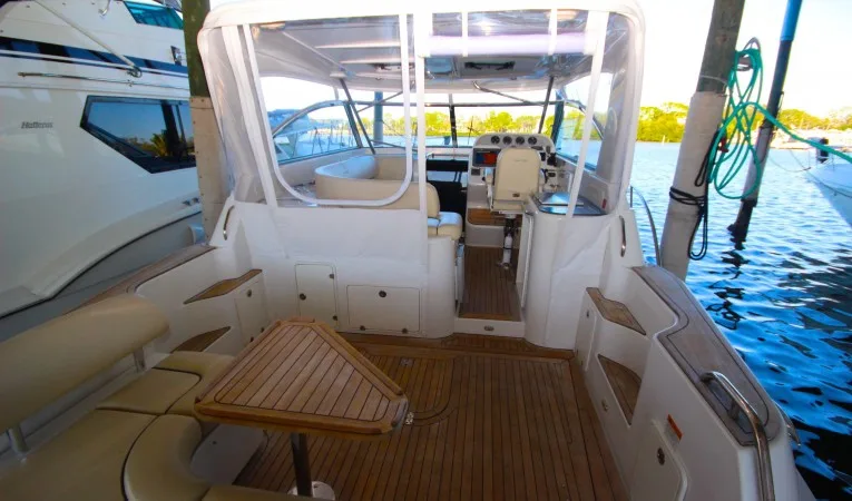 43 Chris-Craft Cockpit 4