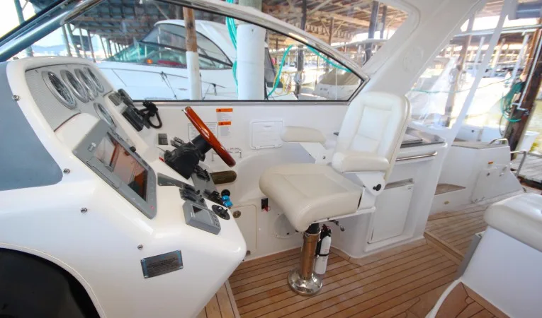 43 Chris-Craft Helm Station