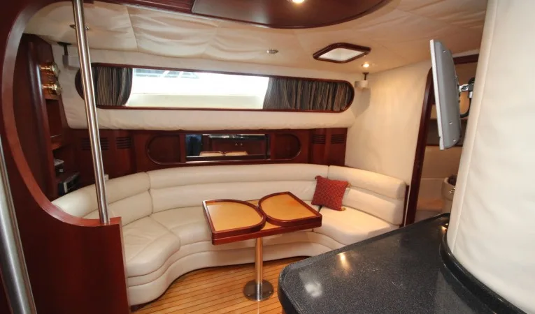 43 Chris-Craft Salon 3