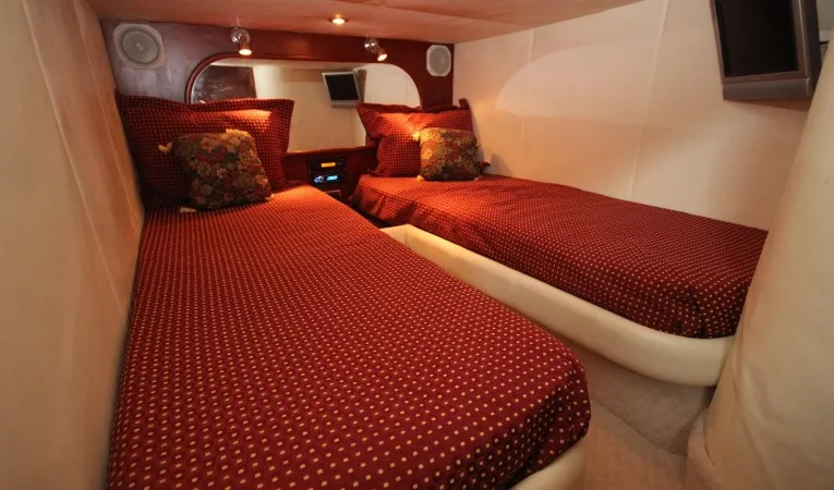 43 Chris-Craft Guest 1