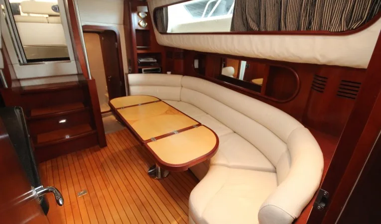 43 Chris-Craft Salon 5