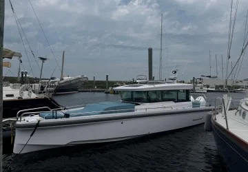 37' Axopar 2024