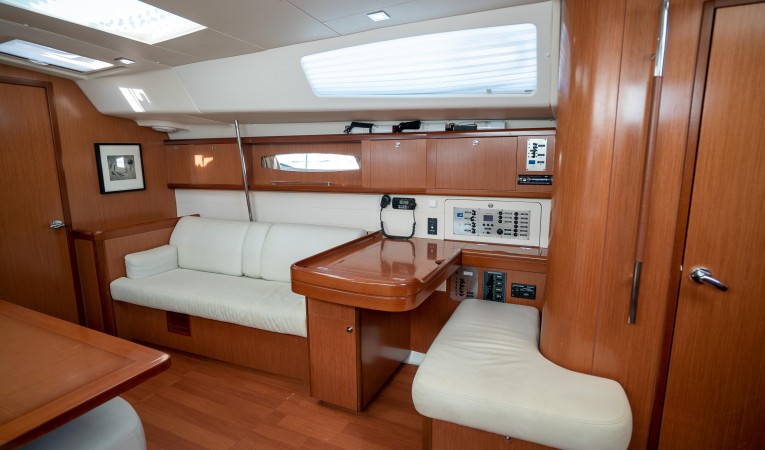 49 Beneteau 