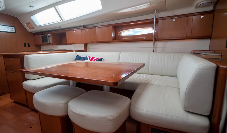 49 Beneteau 