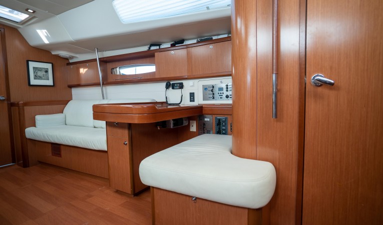 49 Beneteau 