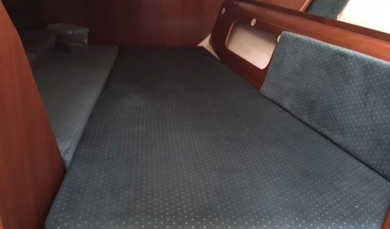 38 Beneteau Aft Cabin