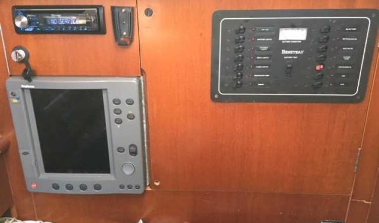 38 Beneteau Instrument pane at the chart table