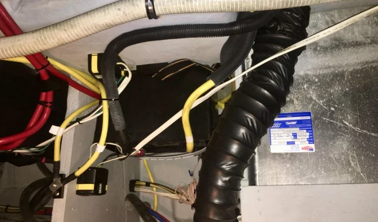 36 Meridian Engineroom