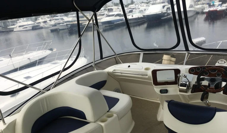 36 Meridian Flybridge Seating