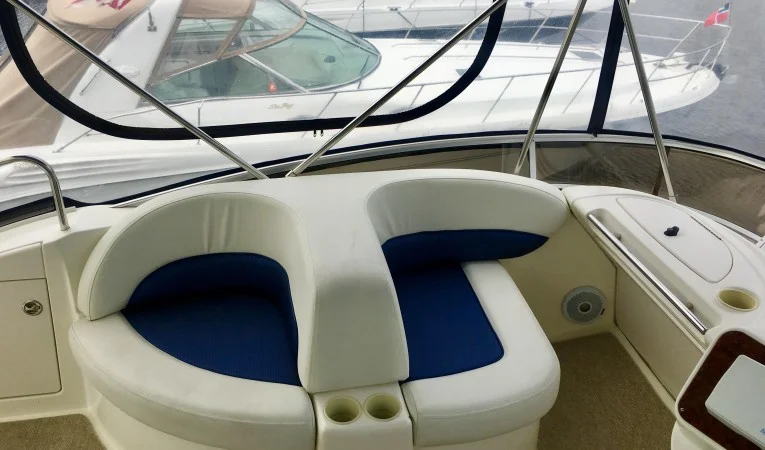 36 Meridian Flybridge Seating