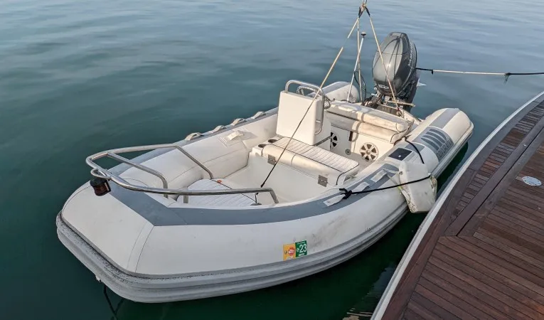 59 Ferretti 