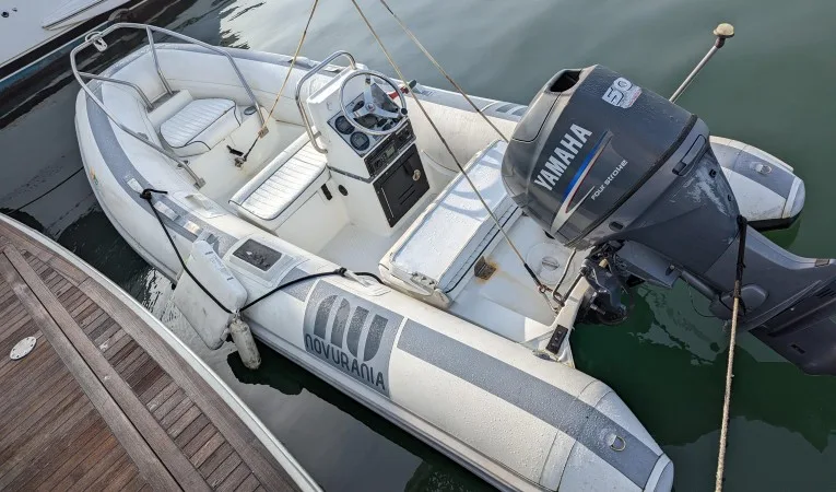 59 Ferretti 