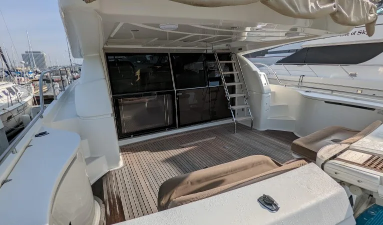 59 Ferretti 