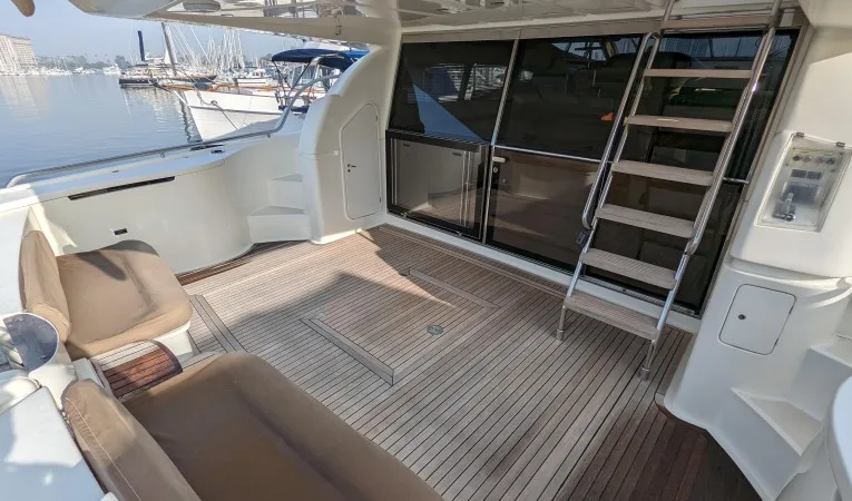 59 Ferretti 