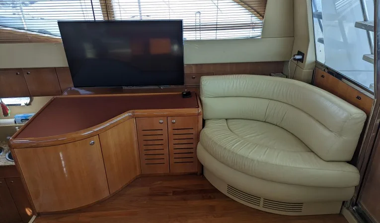 59 Ferretti 