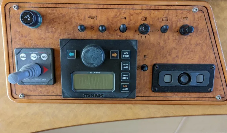 59 Ferretti 