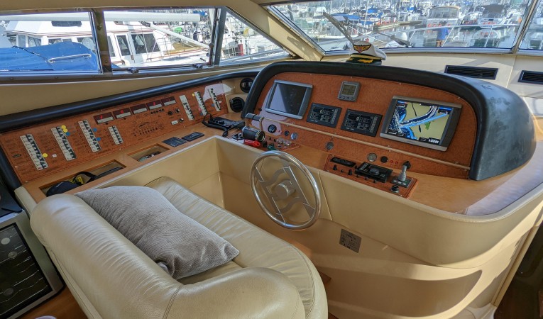 59 Ferretti 