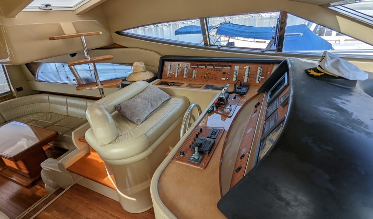 59 Ferretti 