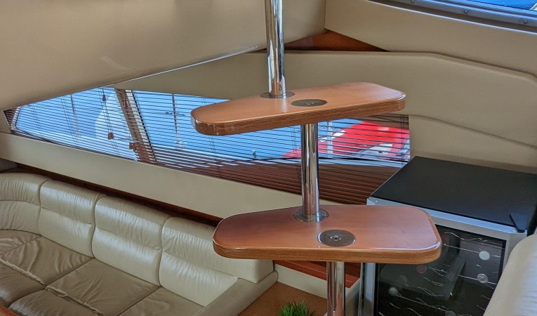 59 Ferretti 