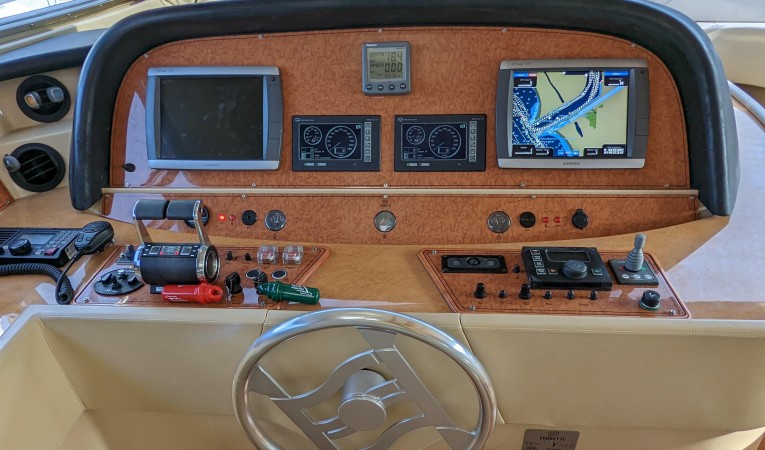 59 Ferretti 