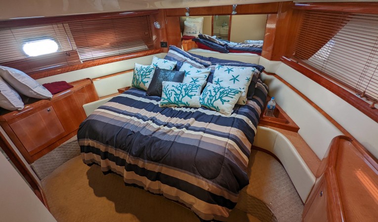 59 Ferretti 
